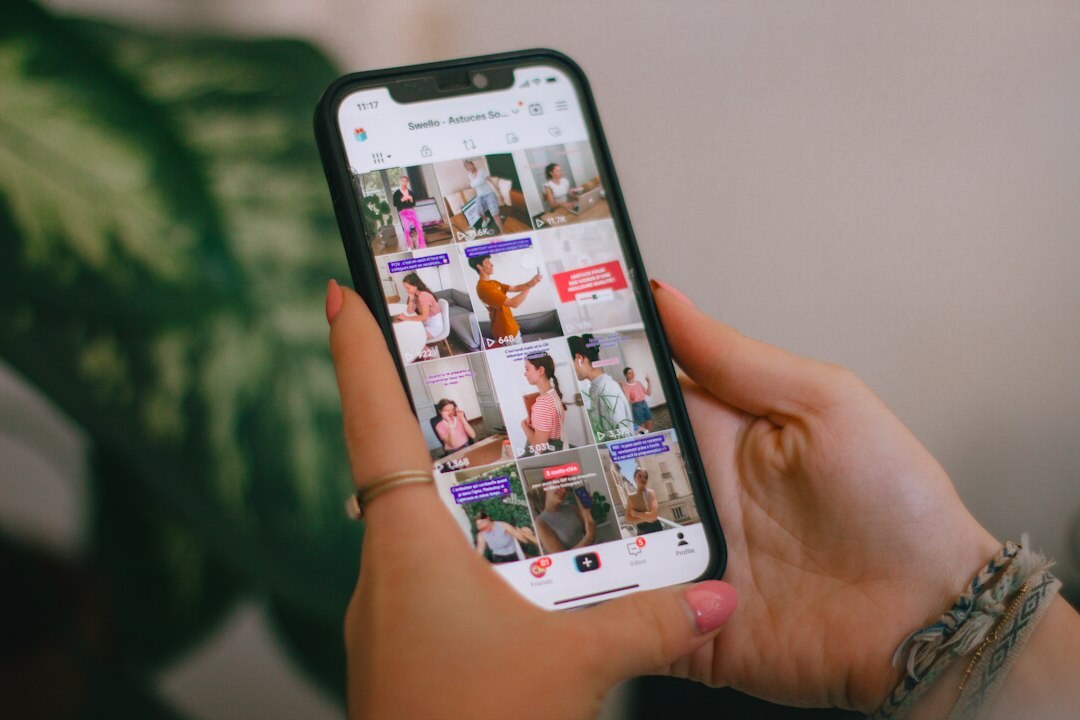 social media influencer posting